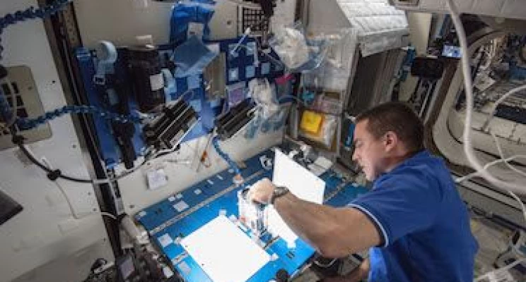 BACHELORS DEGREE IN AEROSPACE ENGINEERING